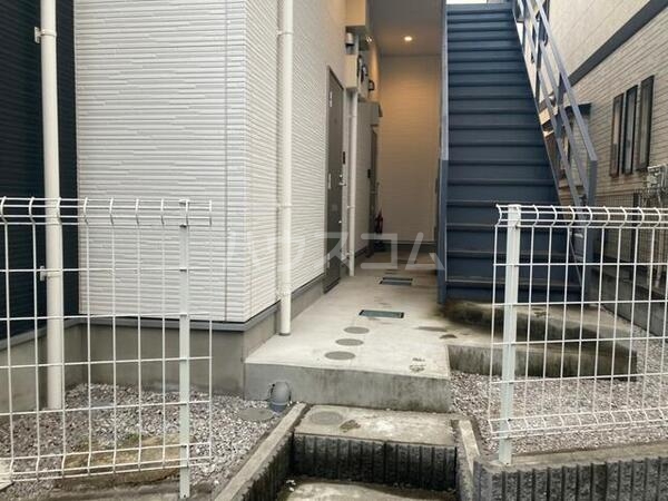 18/28 エントランス