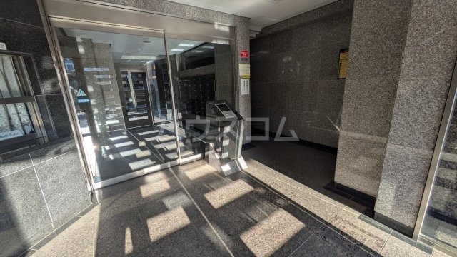 28/29 エントランス