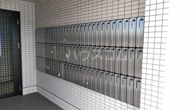 26/30 エントランス