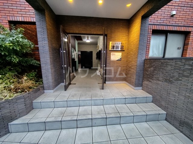 26/30 エントランス