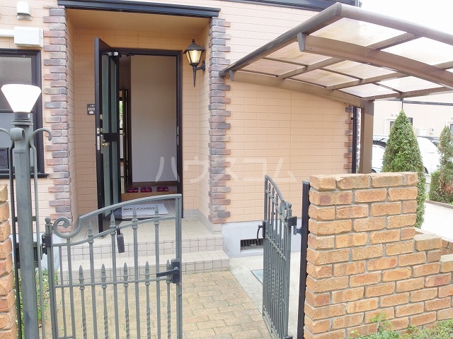 22/30 エントランス