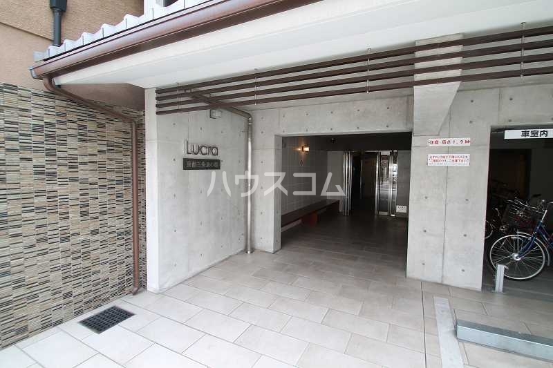 2/3 エントランス