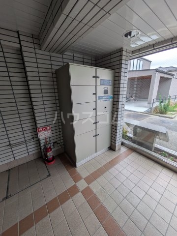 28/30 エントランス