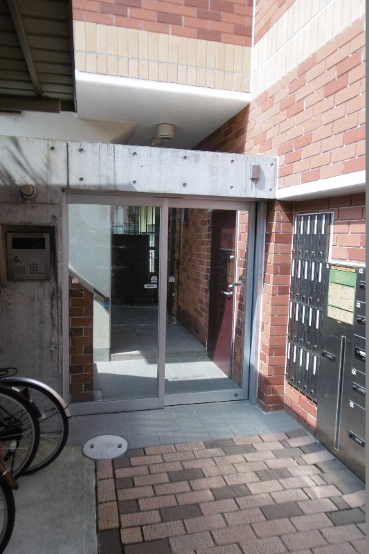 22/30 エントランス