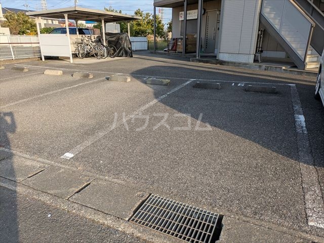 2/4 駐車場