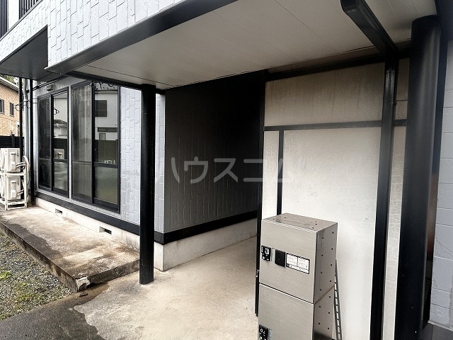 27/30 エントランス