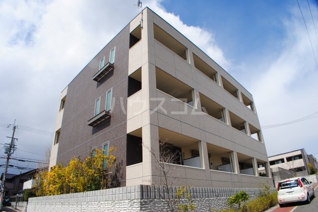 23/30 エントランス