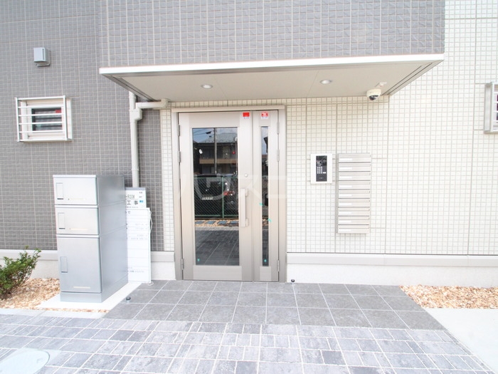 28/30 エントランス