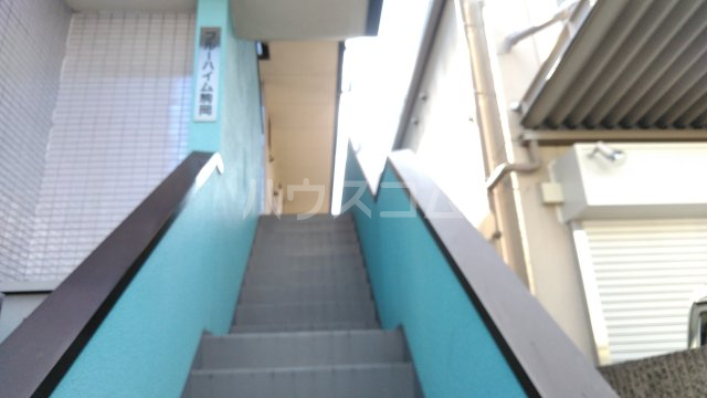 28/30 エントランス