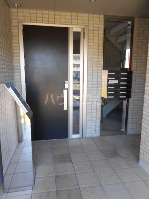 22/29 エントランス