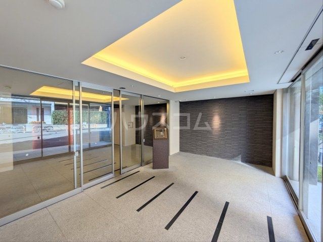 22/30 エントランス