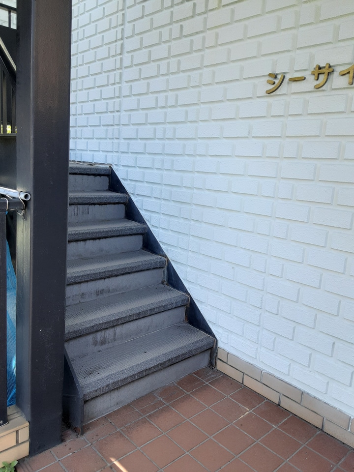 28/30 エントランス