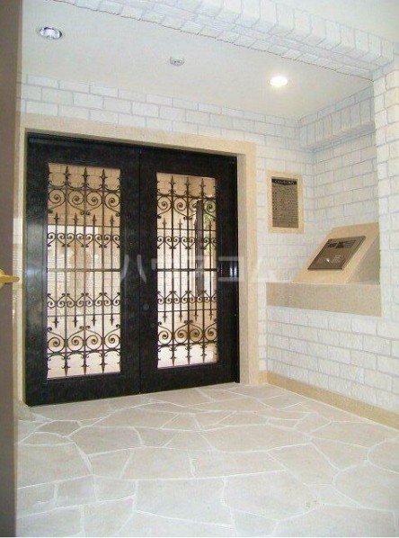 2/3 エントランス