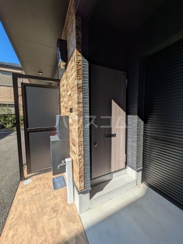 27/30 エントランス