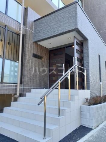 2/4 エントランス