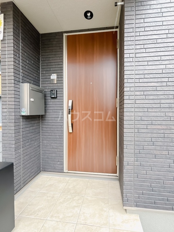 27/30 エントランス