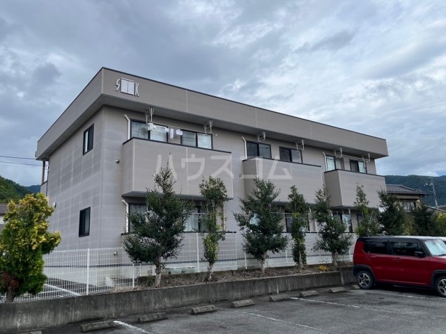 19/27 エントランス