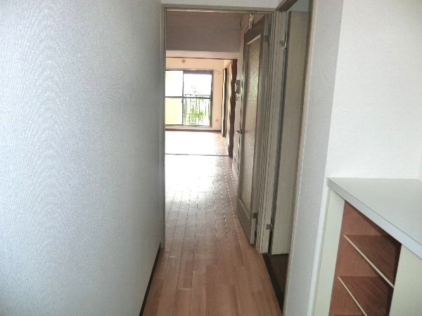 21/30 エントランス