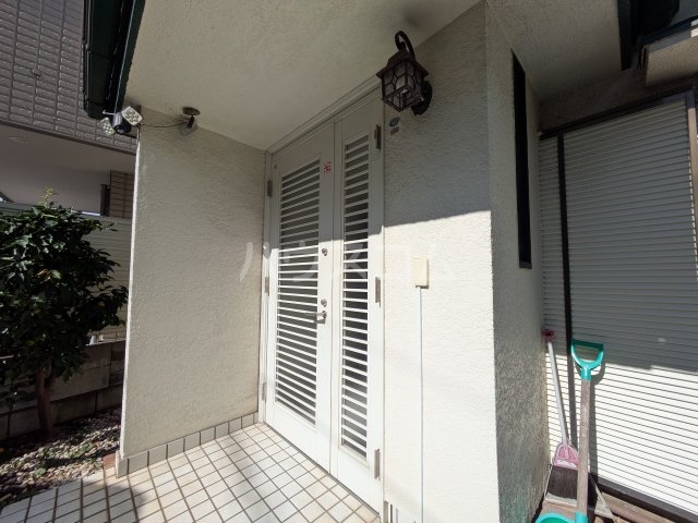 28/30 エントランス