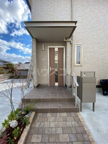 22/29 エントランス