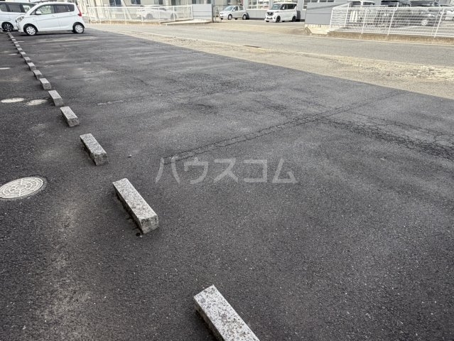 23/30 駐車場