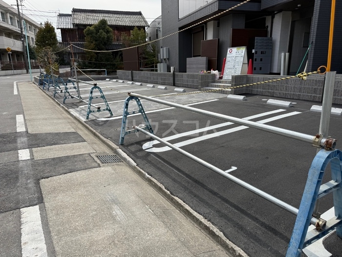 21/28 駐車場