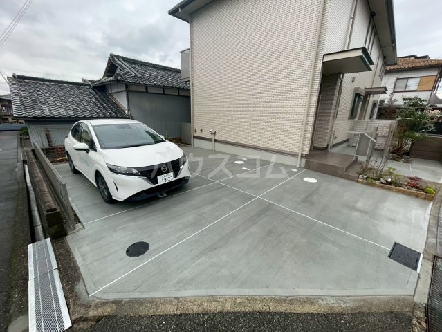 2/3 駐車場
