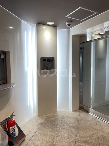 21/30 エントランス