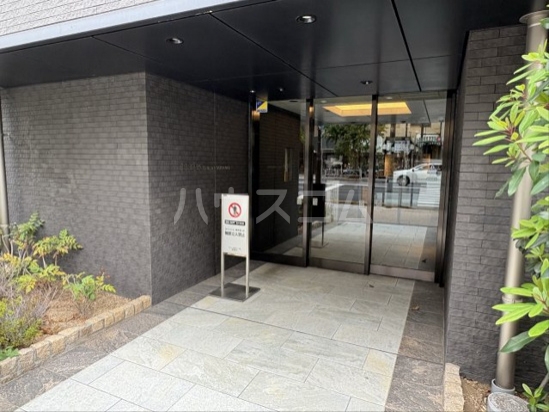 18/28 エントランス