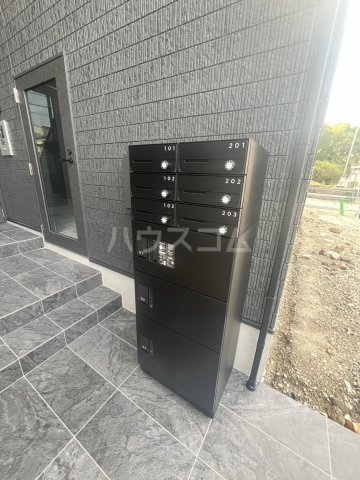 20/21 エントランス