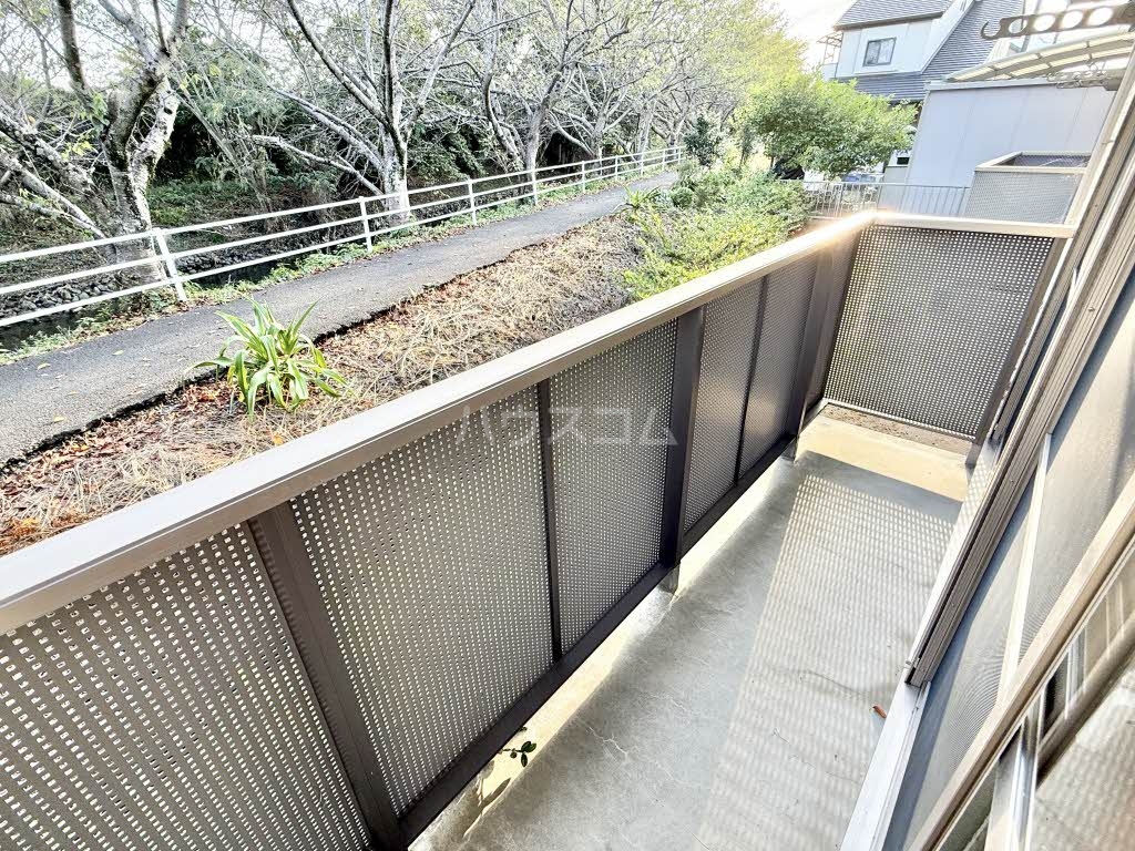 15/18 バルコニー