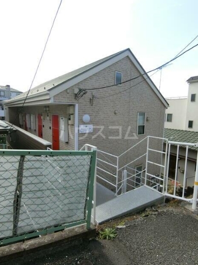 18/28 エントランス