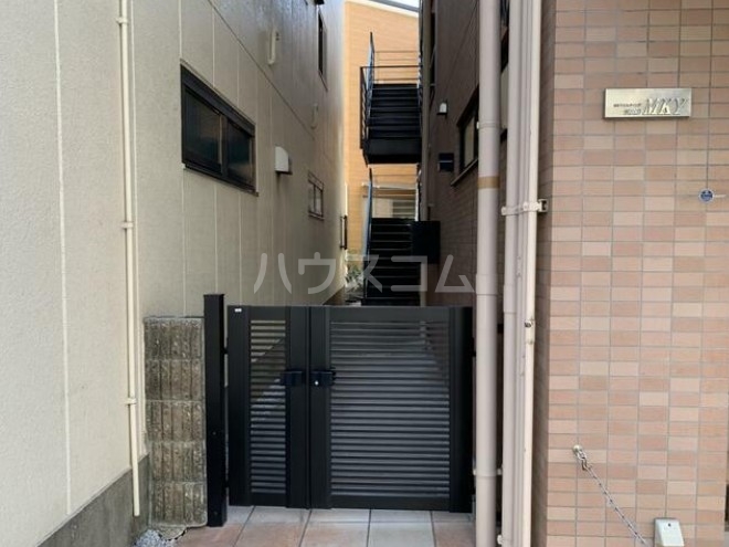 3/7 エントランス