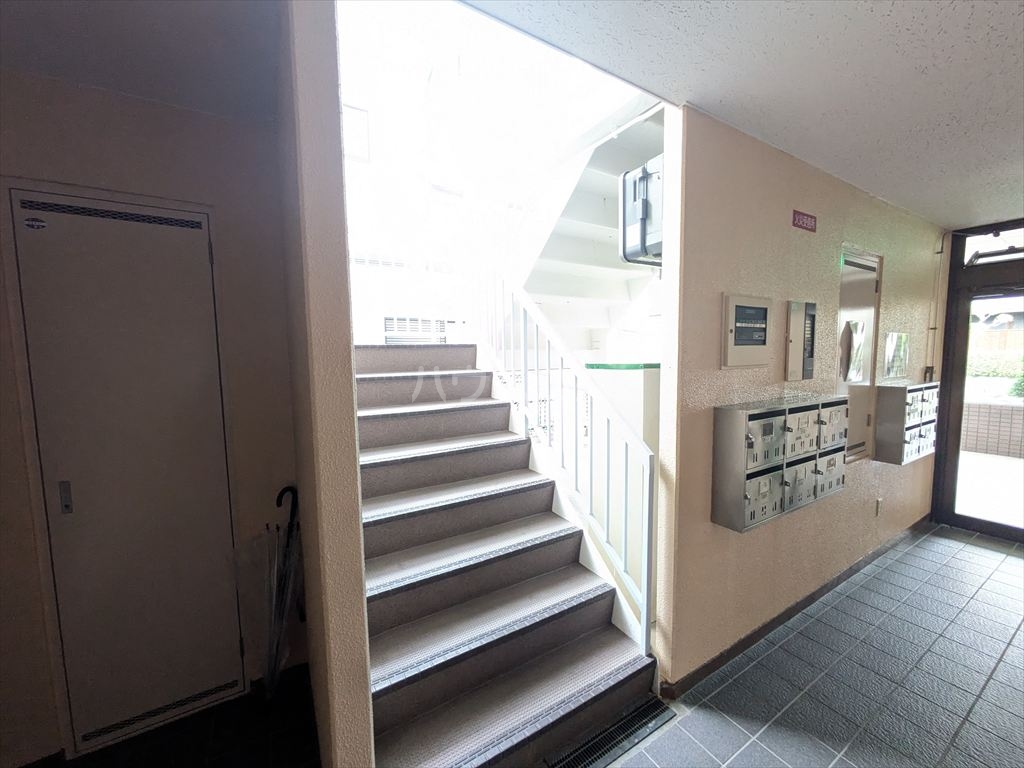 2/3 エントランス