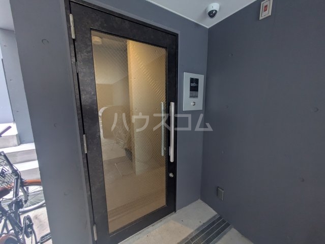 2/3 エントランス