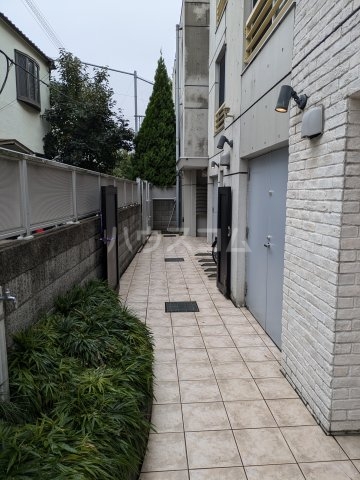 2/5 エントランス