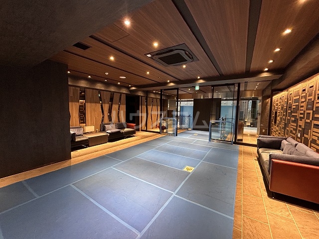 3/8 エントランス