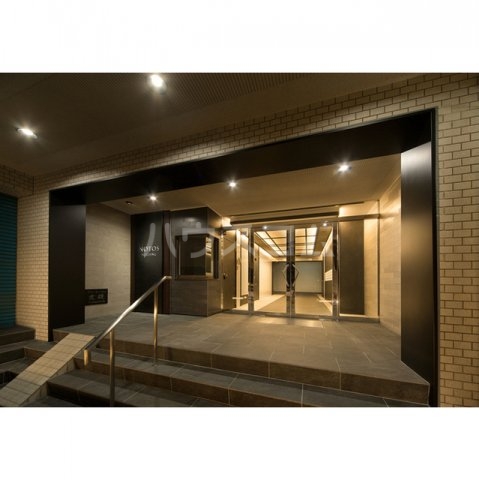 18/25 エントランス