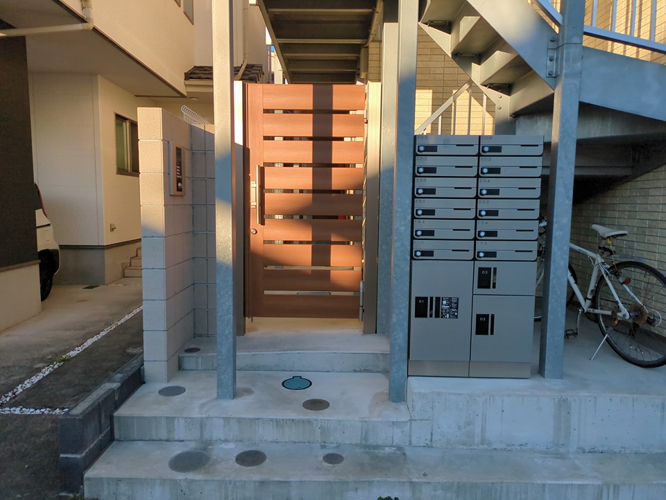 25/26 エントランス