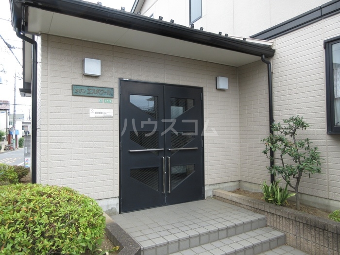 2/2 エントランス