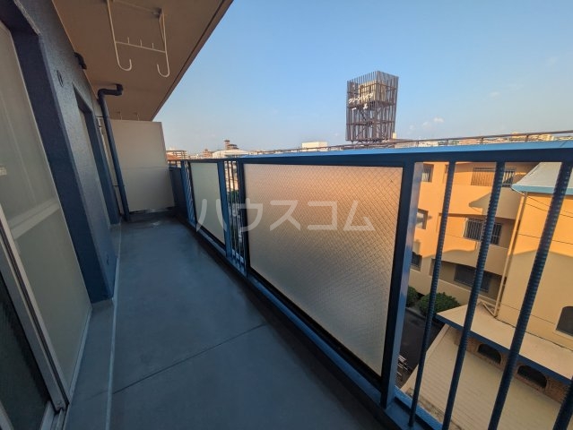 18/28 バルコニー