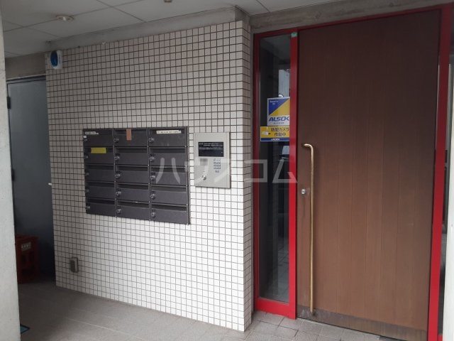 25/30 エントランス