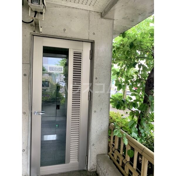 15/18 エントランス