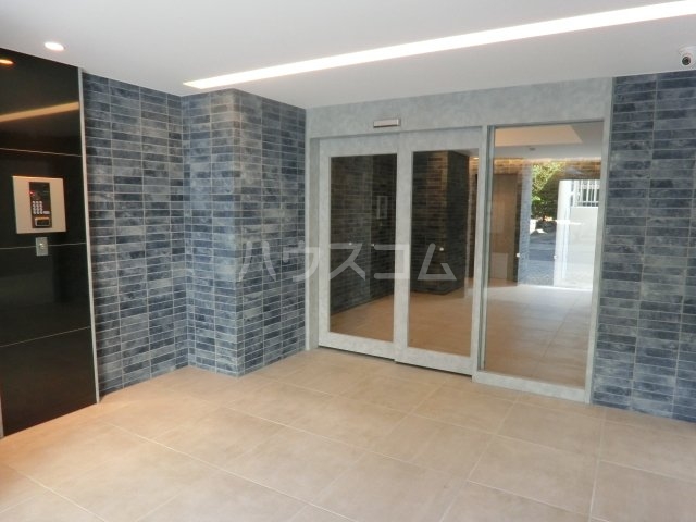 22/25 エントランス