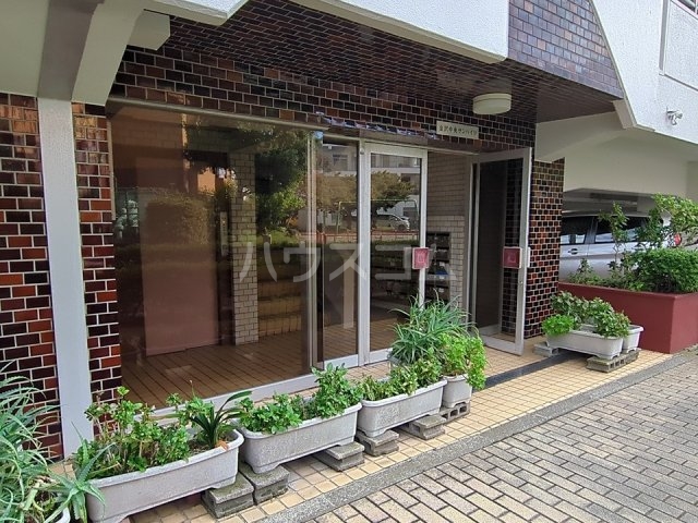 2/3 エントランス