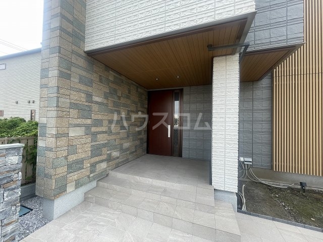 22/28 エントランス