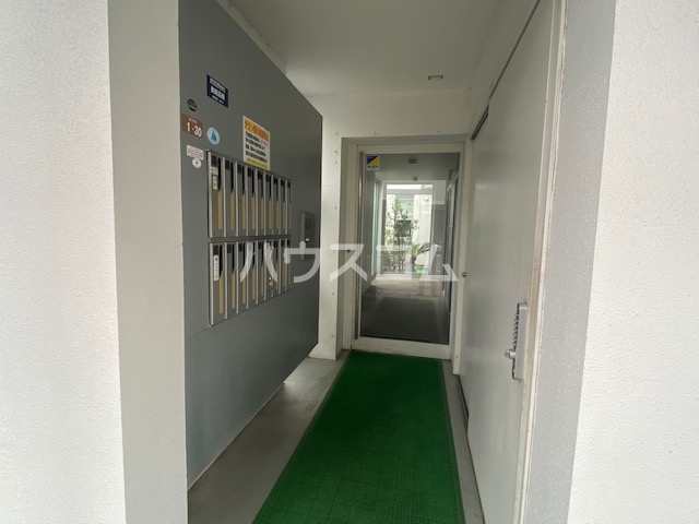 22/25 エントランス