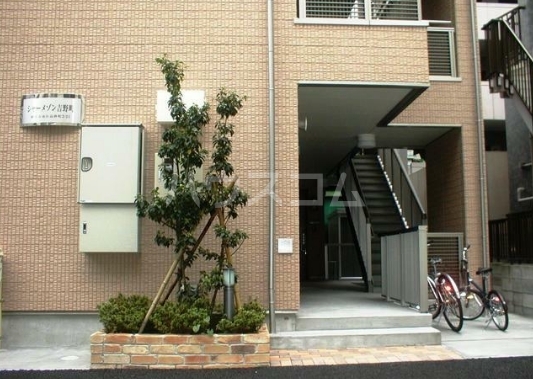 2/6 エントランス