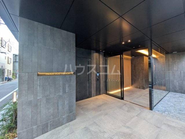 23/30 エントランス