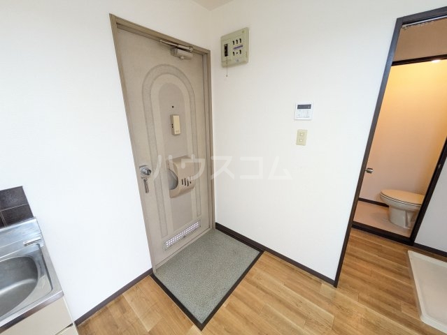 28/30 エントランス